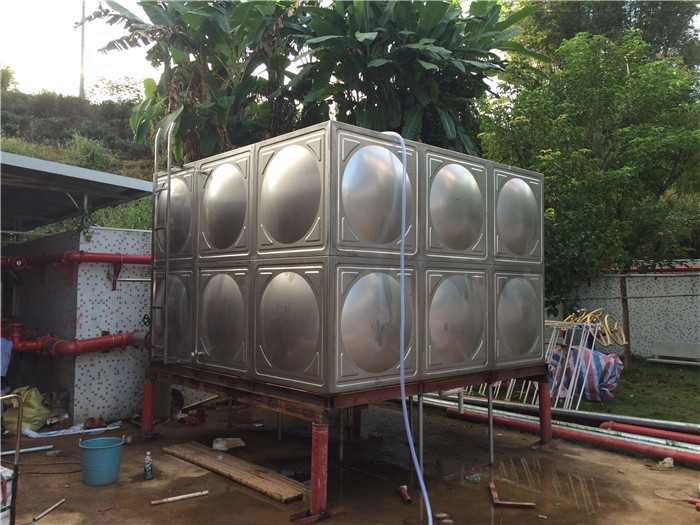 不銹鋼水箱的特性與養(yǎng)護(hù)技巧